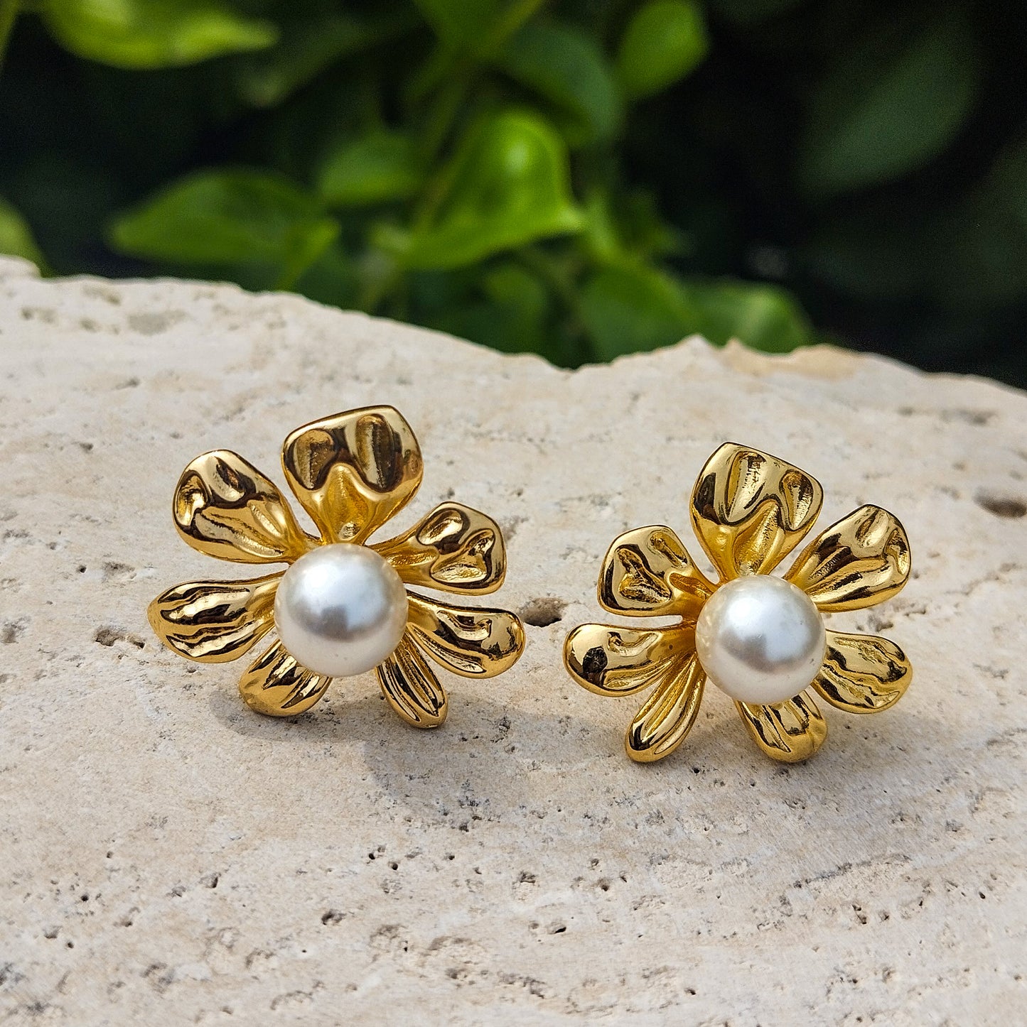 Shirin Studs