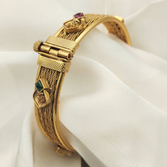 Rangmehal Karra (Red/White)