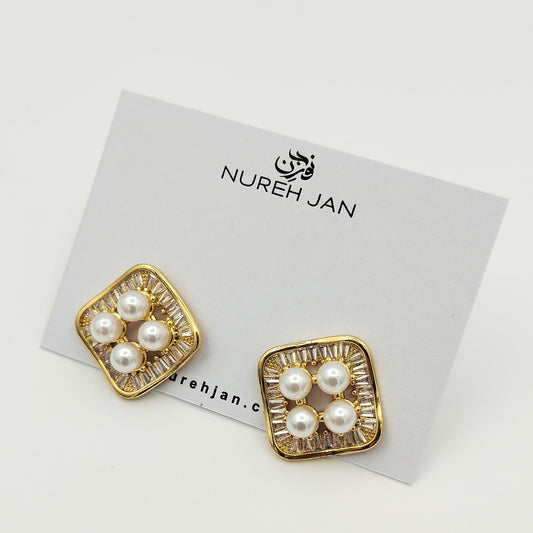 Lila Pearl Studs