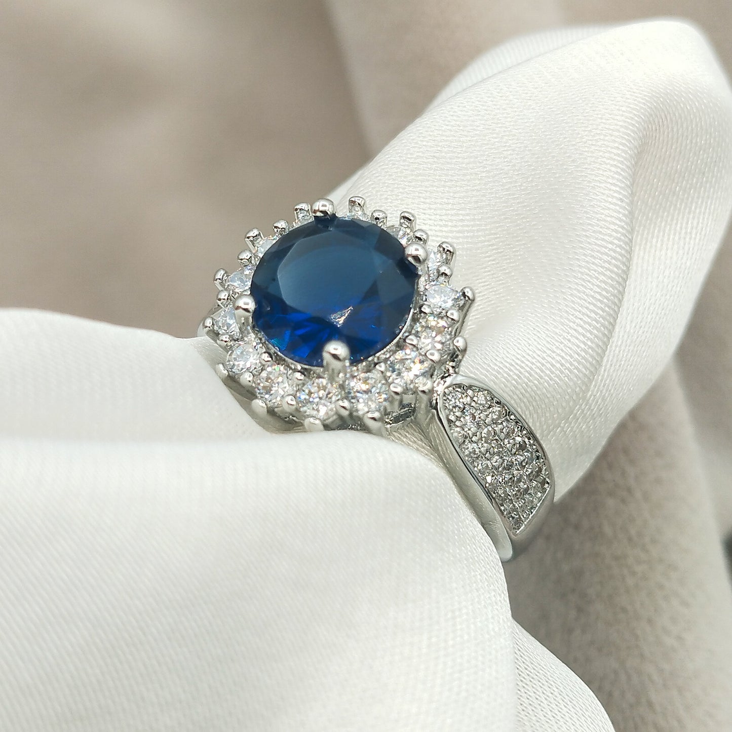 Zenvy Blue Adjustable Ring