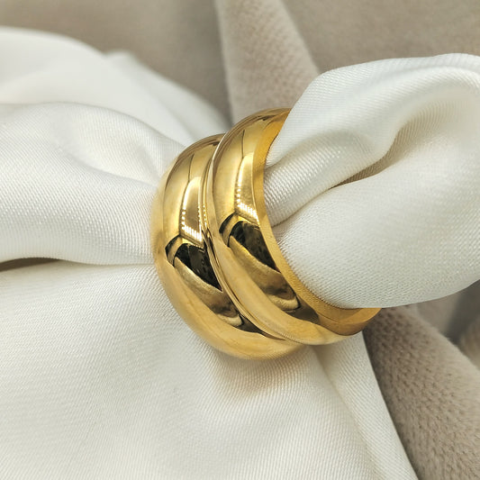 Luxe Loop Ring