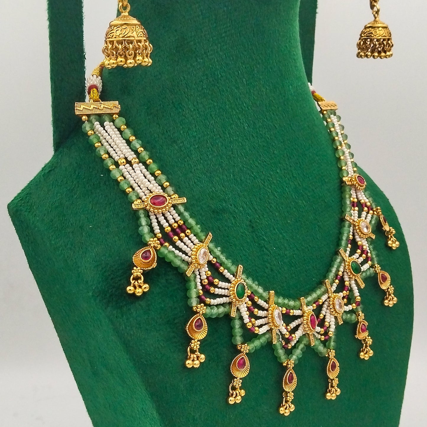 Afsanay Mint Necklace Set