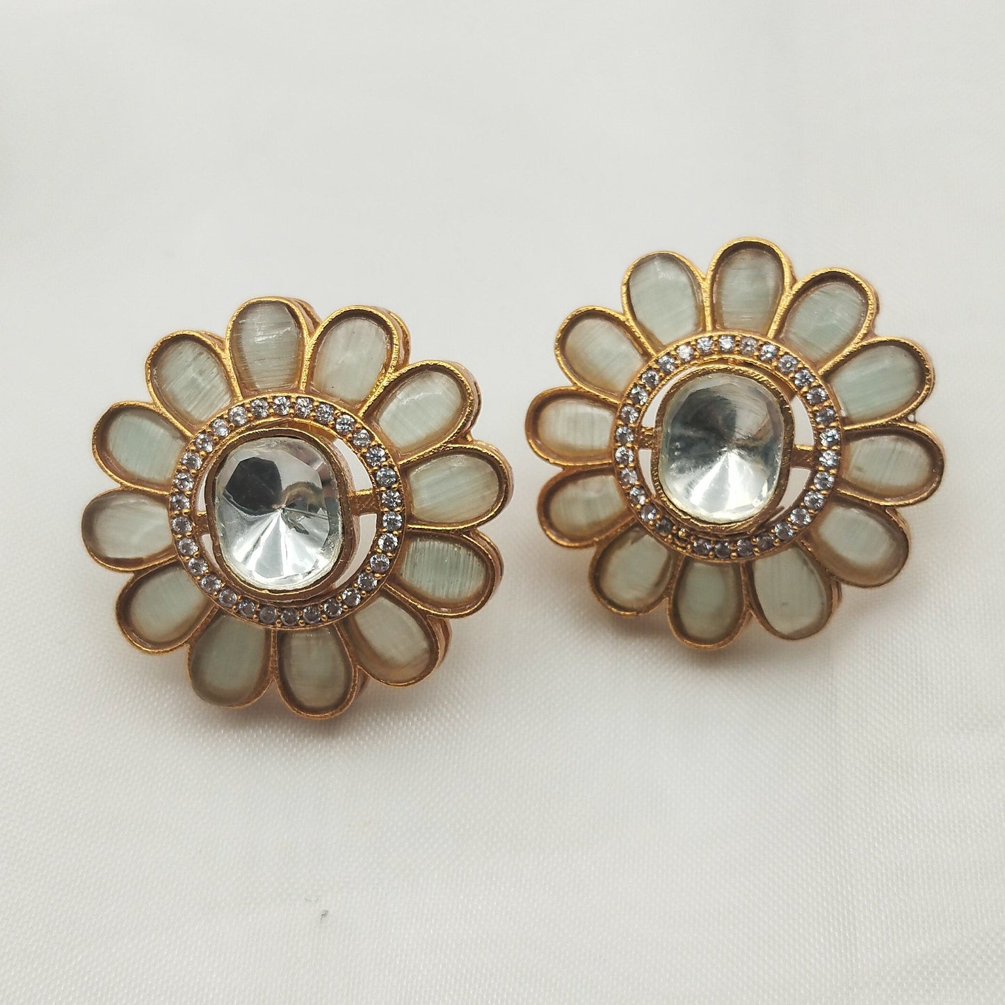 Mahin Gol (Beige)
