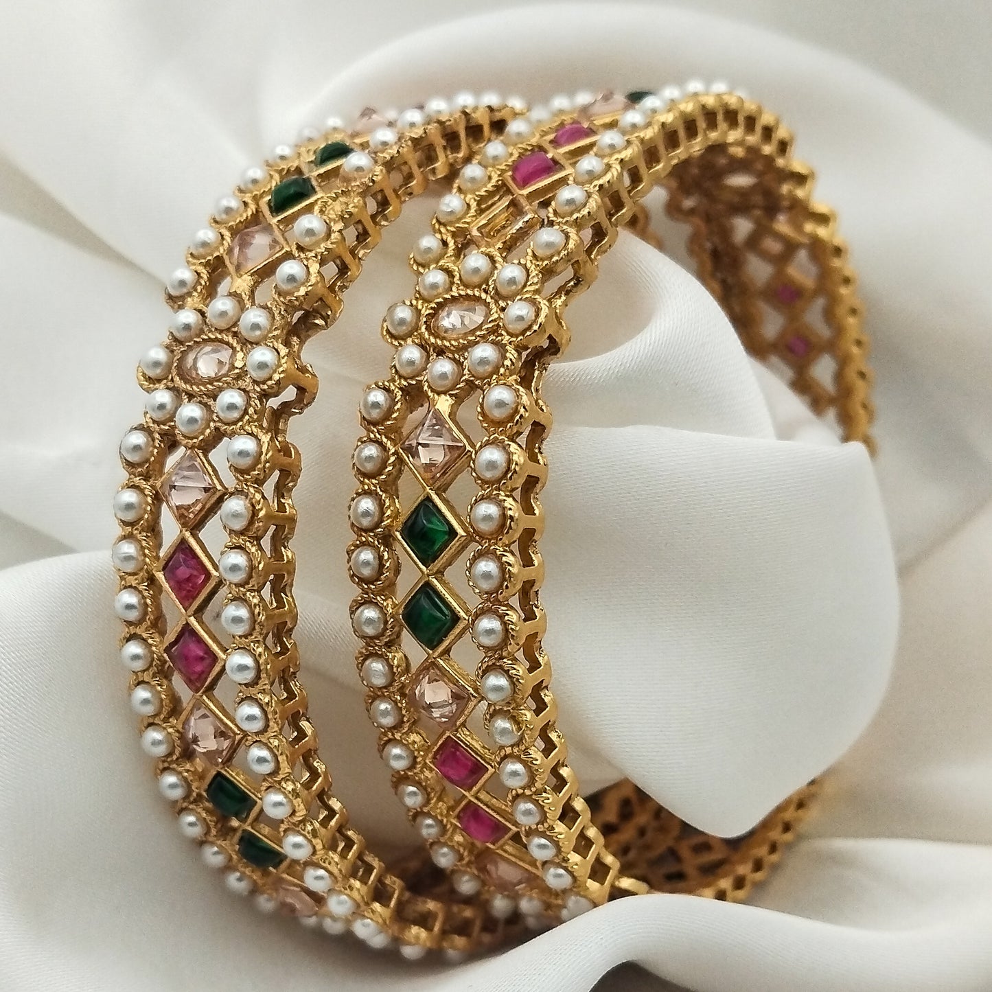 Naurang Karray (Pair)