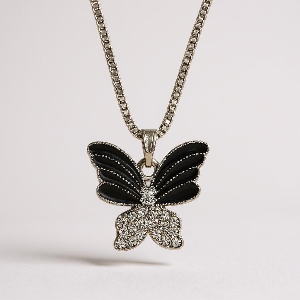 Vola Necklace