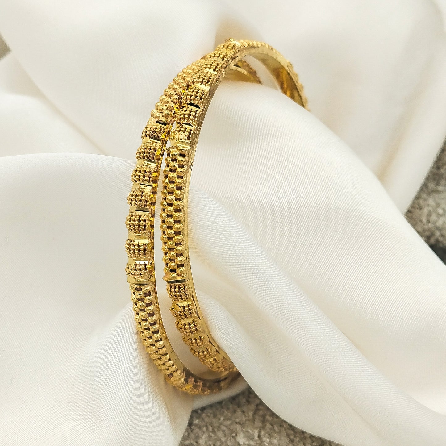 Zarnaz Gold Choorian (Pair)