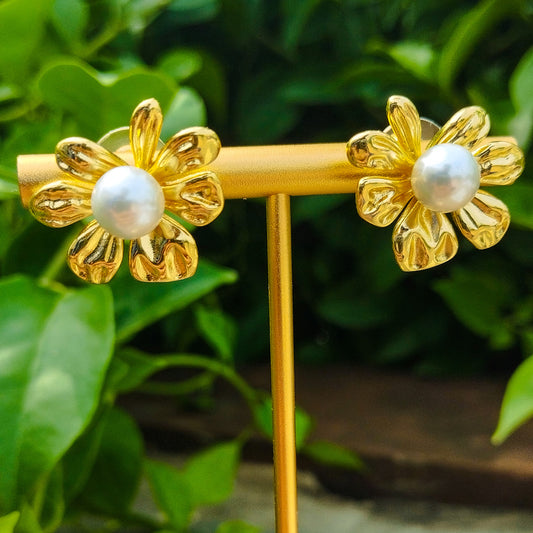 Shirin Studs