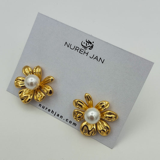 Shirin Studs