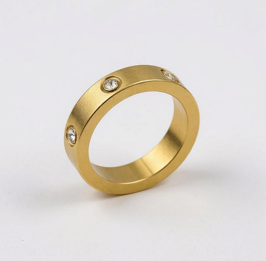 Lustra Zircon Band
