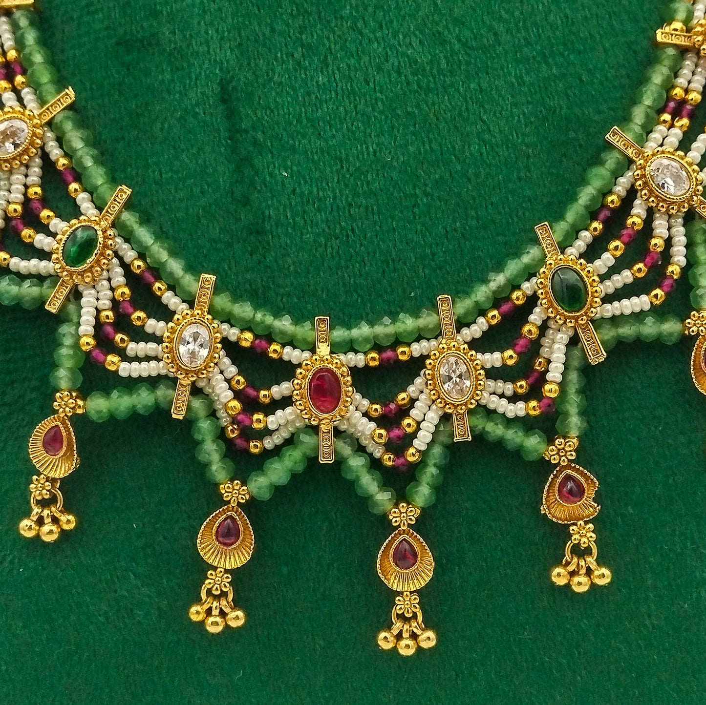 Afsanay Mint Necklace Set