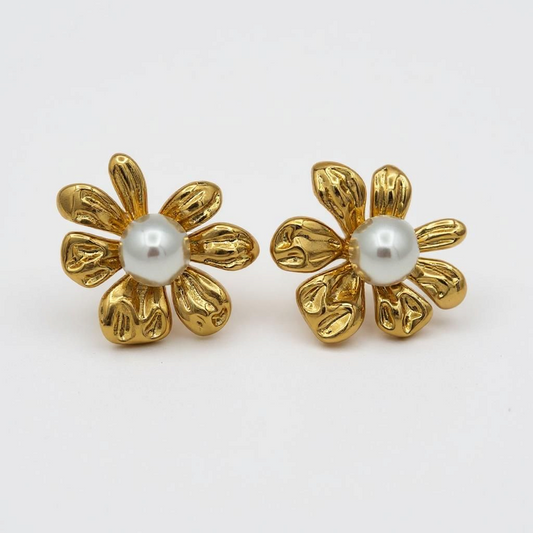 Shirin Studs