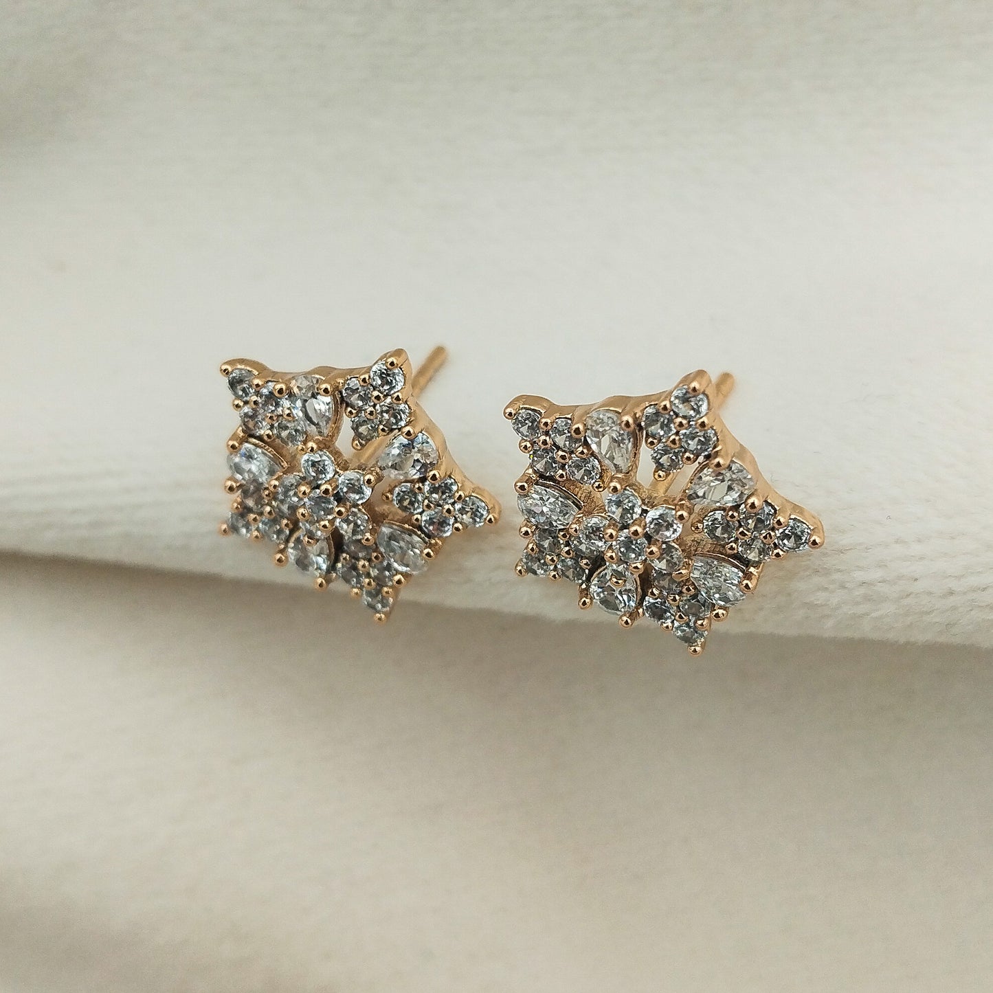 Star Gleam Studs