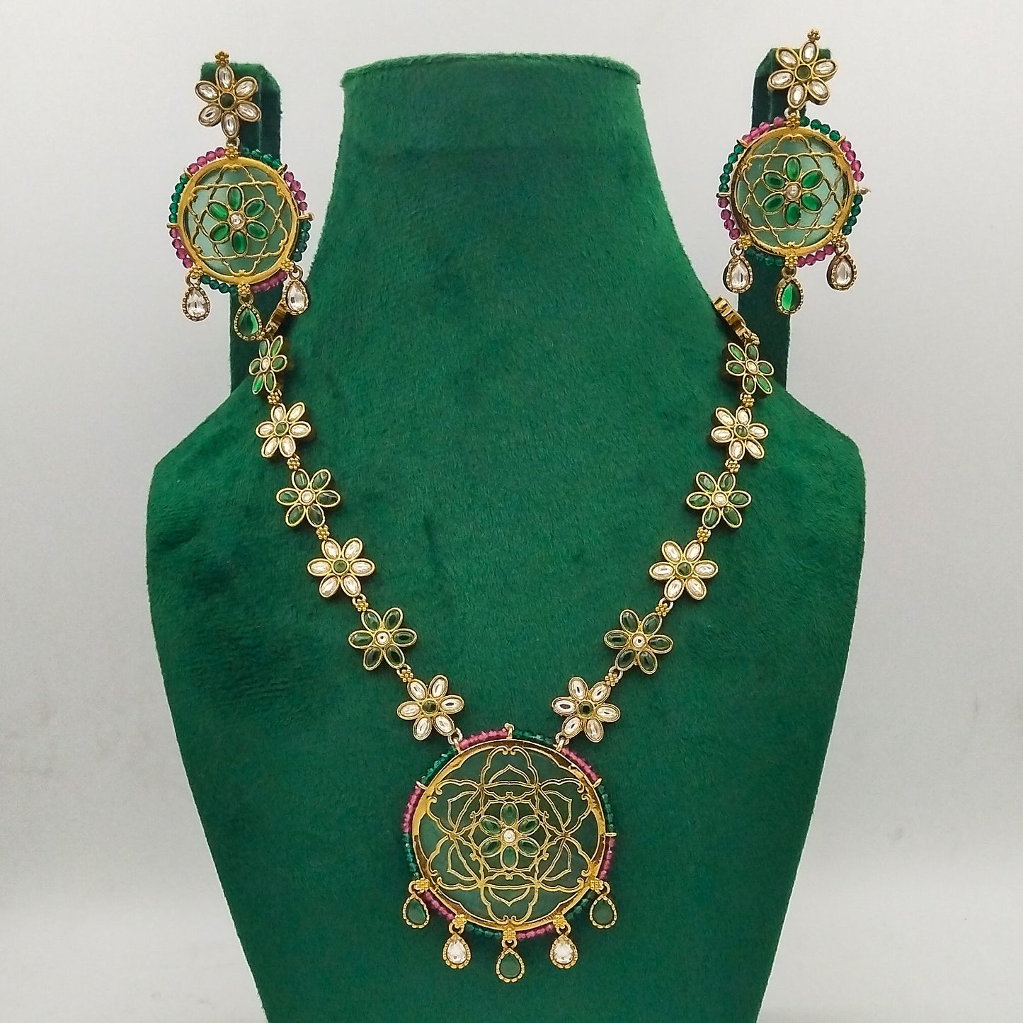 Zaaleh Mint Necklace Set