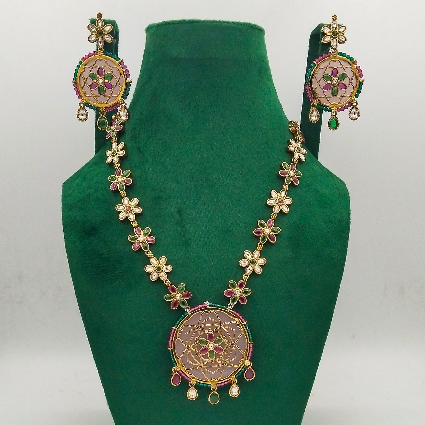 Zaaleh Pink Necklace Set