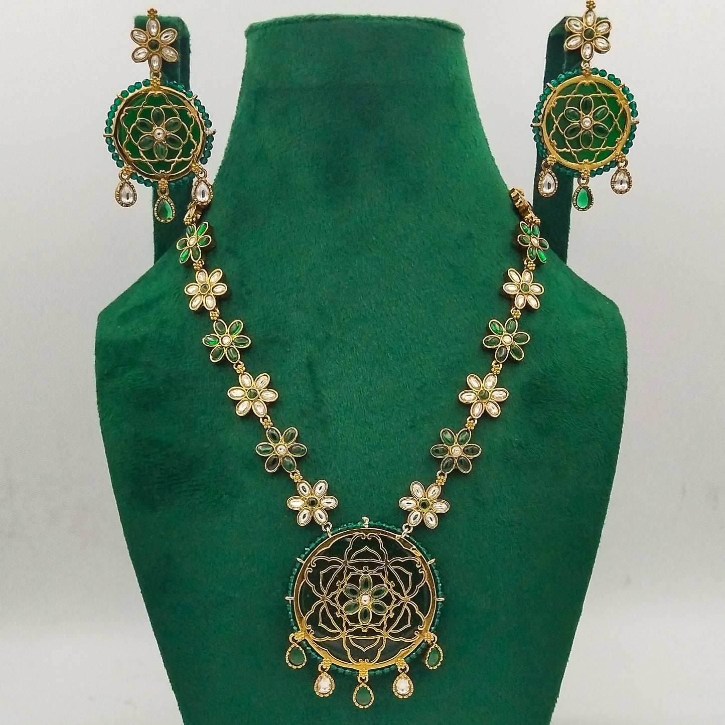 Zaaleh Green Necklace Set