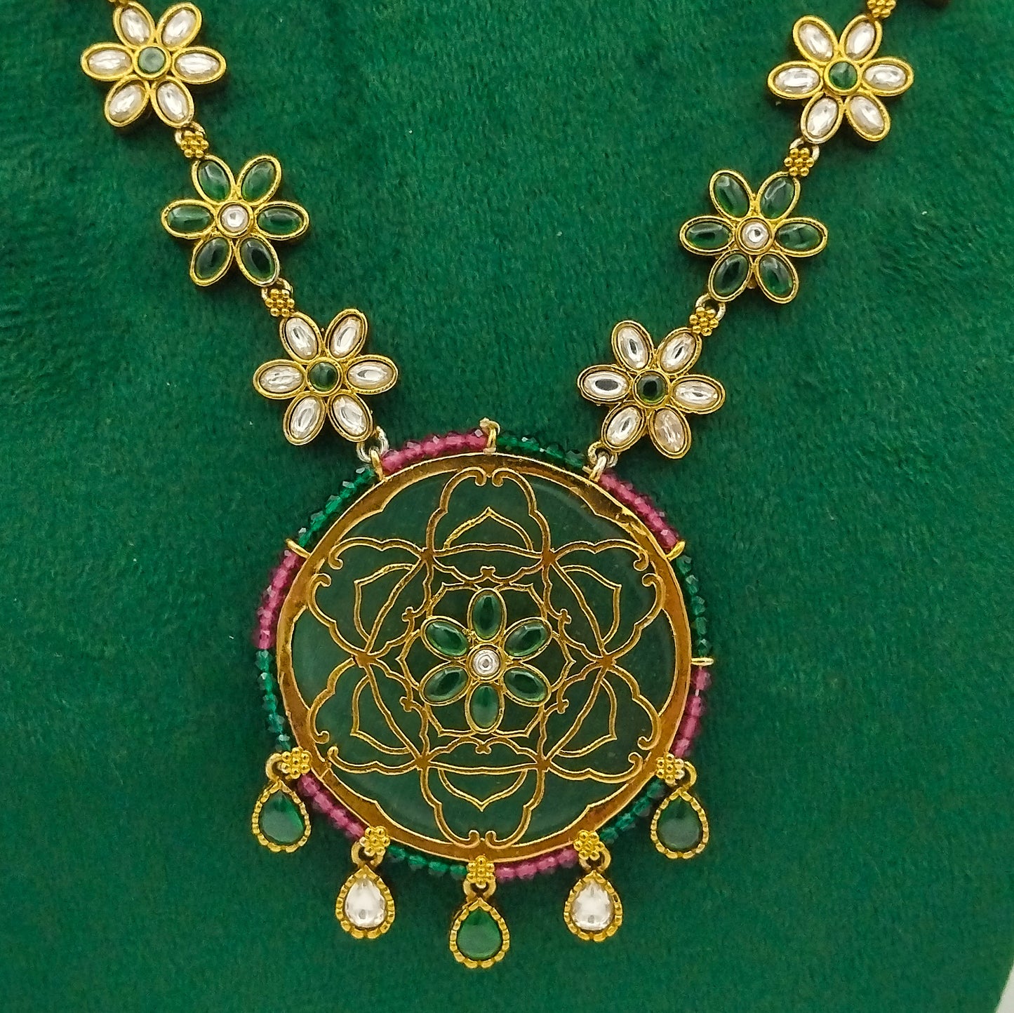 Zaaleh Mint Necklace Set