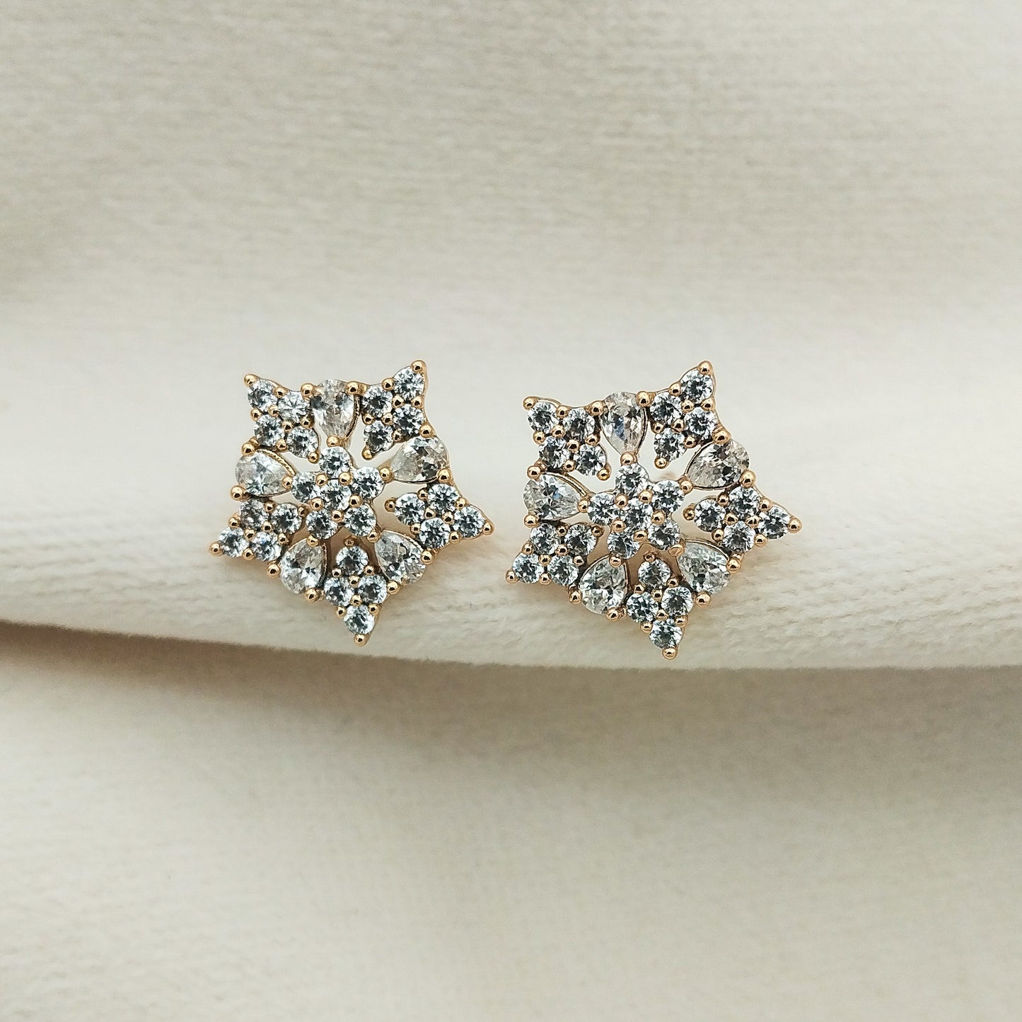 Star Gleam Studs