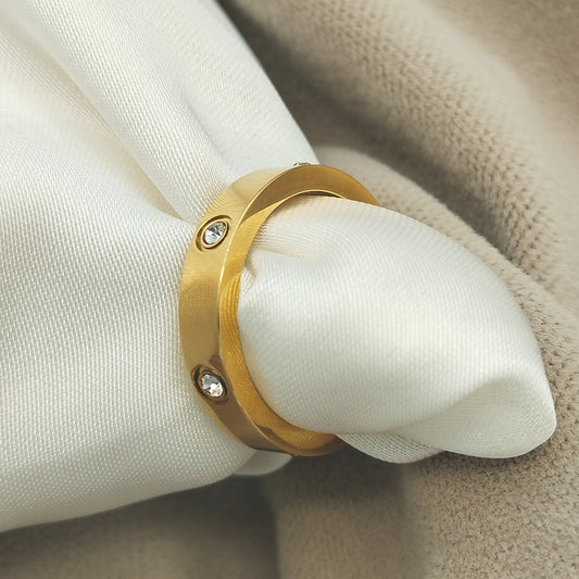 Lustra Zircon Band