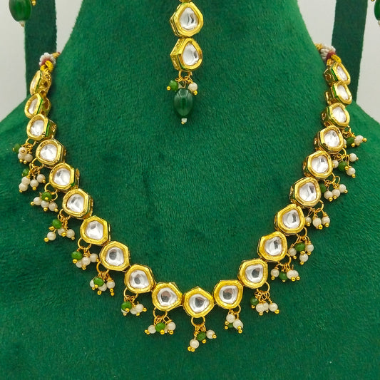 Mehwar Kundan Necklace Set
