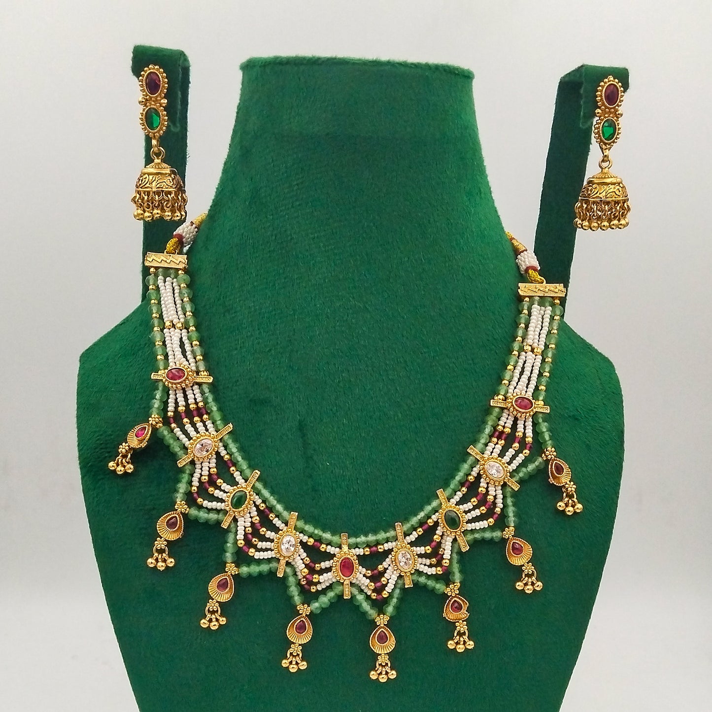 Afsanay Mint Necklace Set