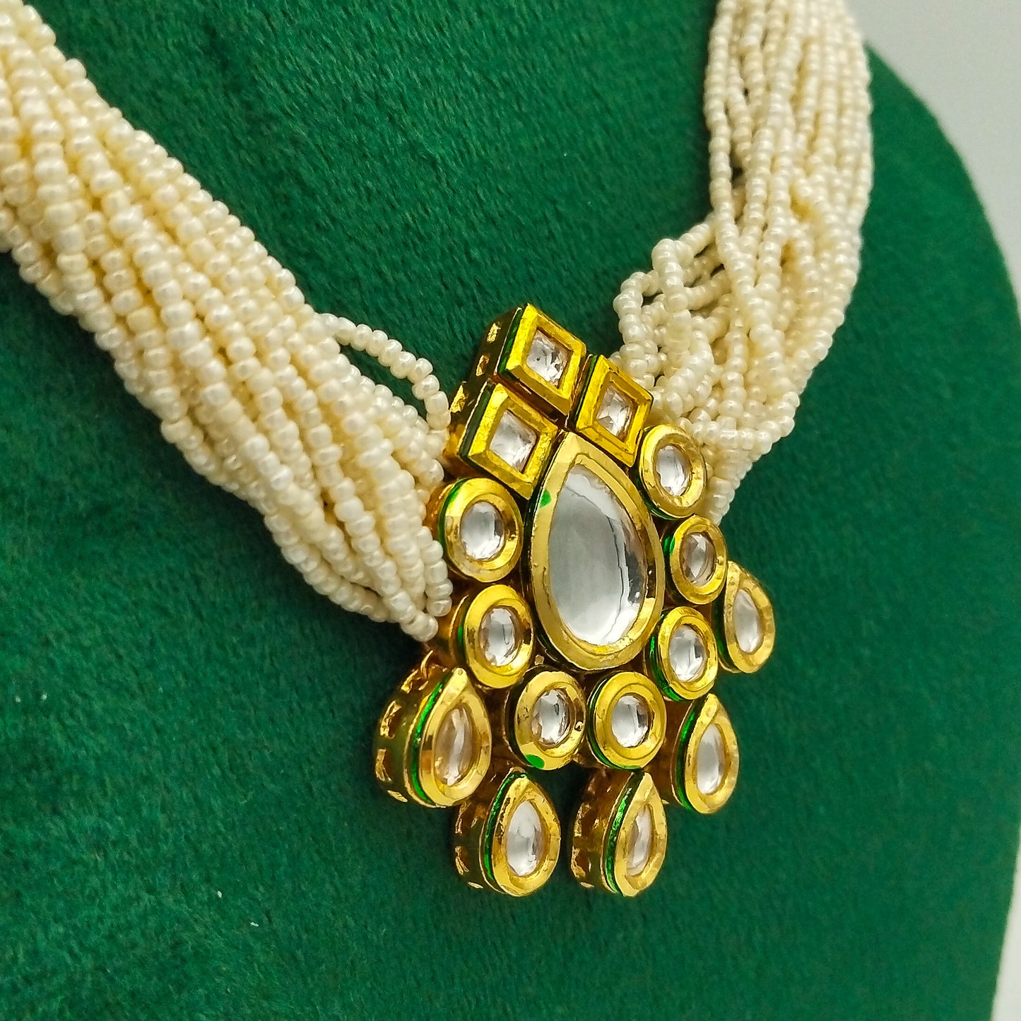 Noor-e-Kundan Necklace Set