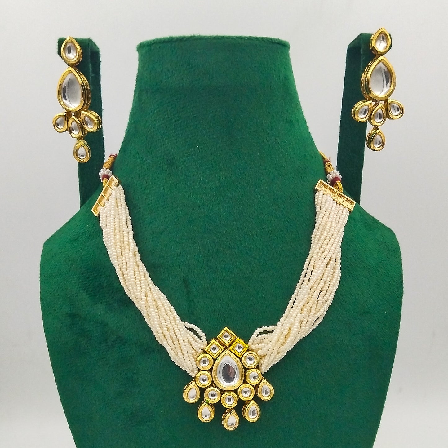 Noor-e-Kundan Necklace Set