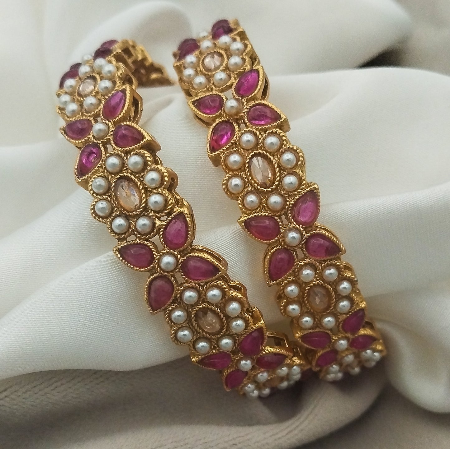 Lalmahal Karray (Pair)