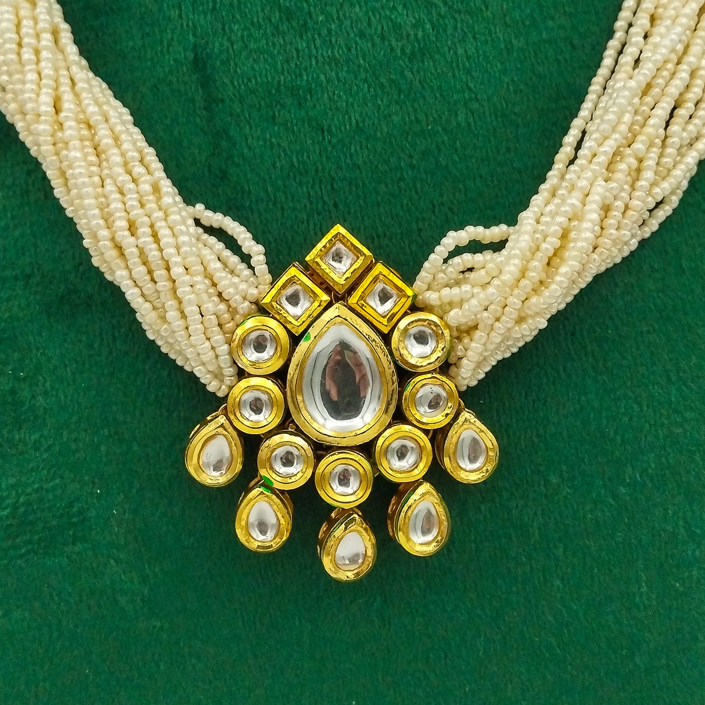 Noor-e-Kundan Necklace Set