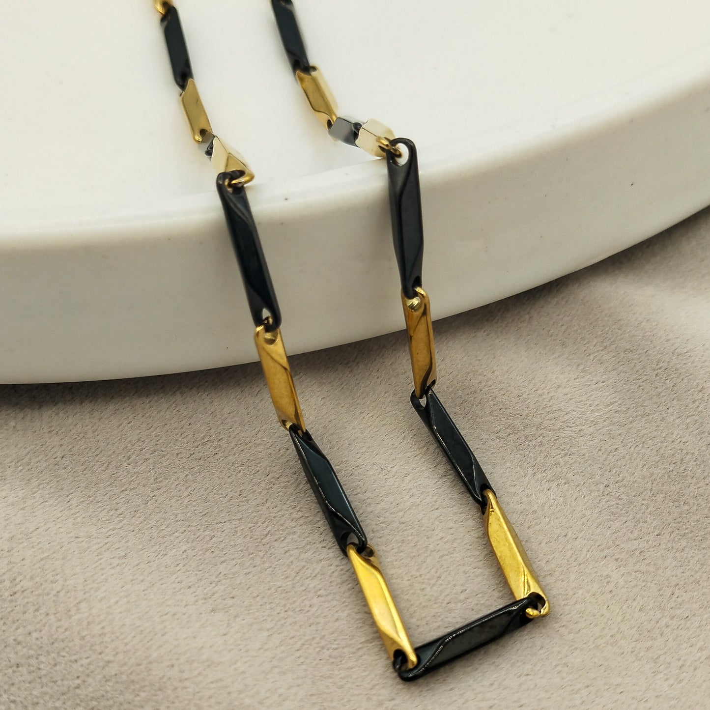 Milan Link Chain (Golden & Black)