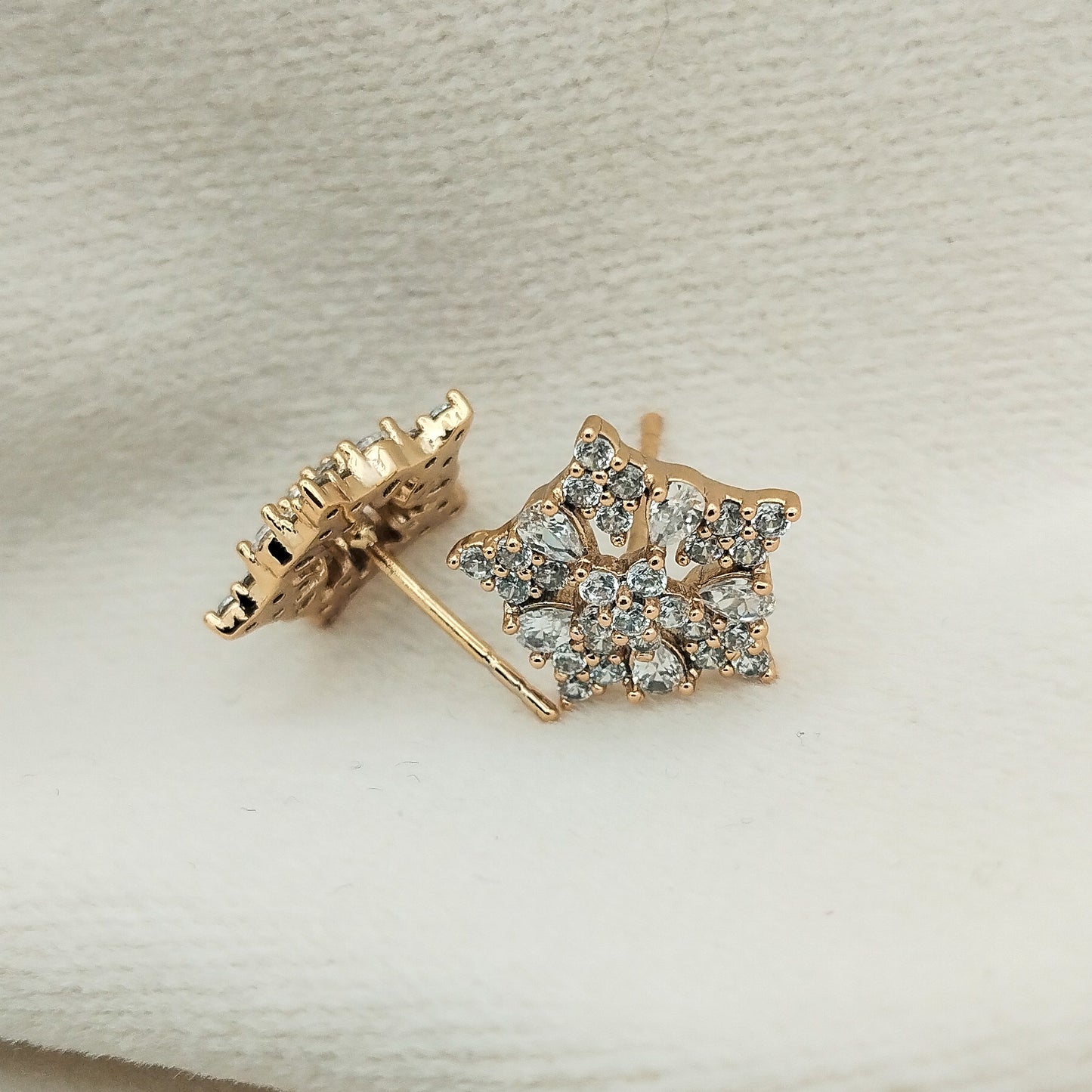 Star Gleam Studs